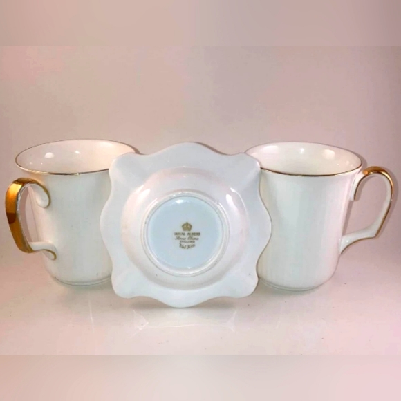 Royal Albert Val d'Or Coffee Mugs And Ashtray - Picture 2 of 3